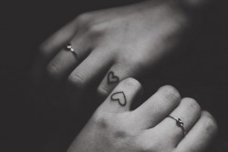 kissingeverysinglenight:  Black and white couples blog 