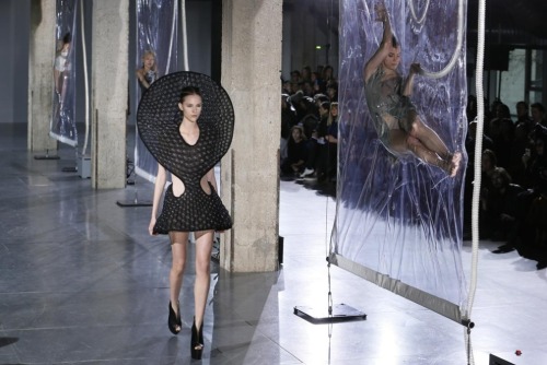 vispreeve:  Iris van Herpen Fall 2014