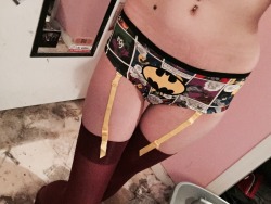 kittenforyou:  I got batman panties that came w/ suspenders at comic con⚡️