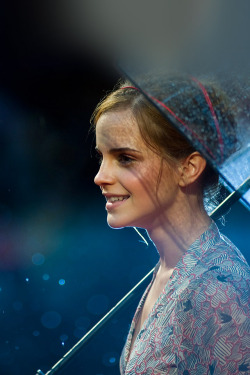 freeios7:  emma-watson-in-rain via FREEIOS7.com download wallpaper: http://bit.ly/1h3tNfP