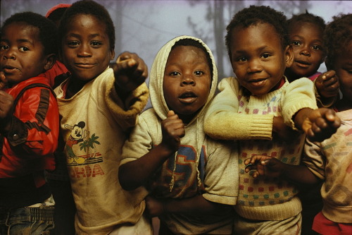 unrar:    Steve Winter, Port-au-Prince, 1990   