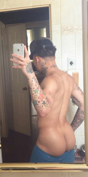 tbhitismackdamost:  Sexxxboi Tendencies