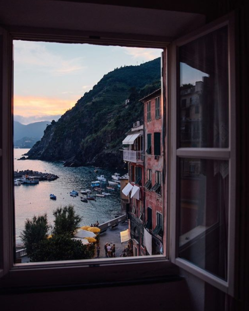 whitefireprincess: Vernazza, Italy | Conde Nast Traveler