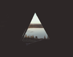 ellithor:  One of the things I appreciate most about waking up in my new home is the view from the bedroom window…No houses, no looking into a neighbors living room, just a clear view over the lake.