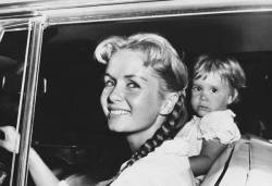 maudelynn: Debbie Reynolds and daughter Carrie