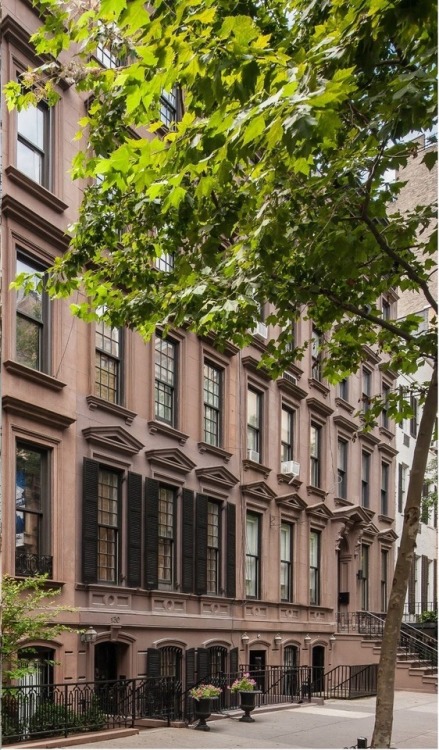 #brownstone #townhouse #interiordesign #manhattan #uppereastside #1871House #antiques #nyc #newyorkc