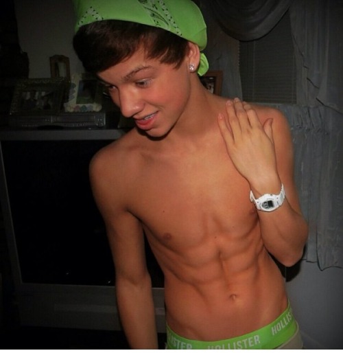 hottinstaboys:  @taylorcaniff