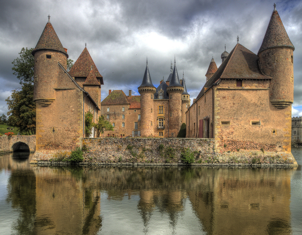 allthingseurope:  Château La Clayette, France (by pe_ha45)