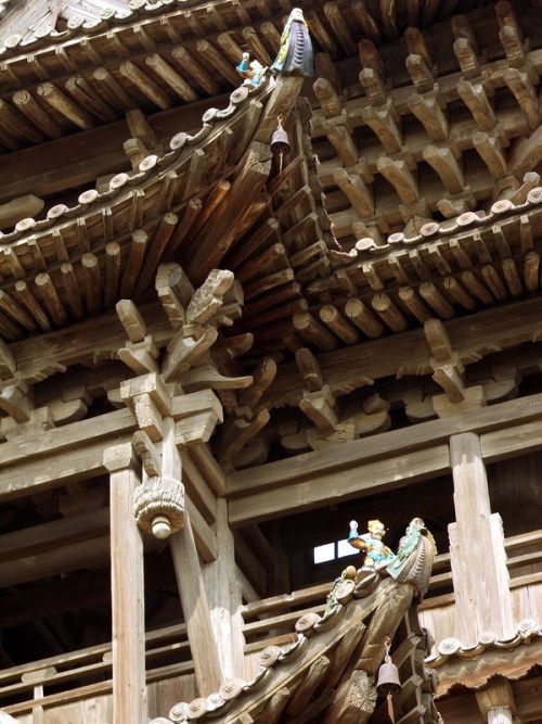 changan-moon:  Traditional Chinese architecture, wooden pavilion in Shanxi province. Feiyun pavilion飞云楼, Bianjing pavilion边靖楼, Qiufeng pavilion秋风楼.