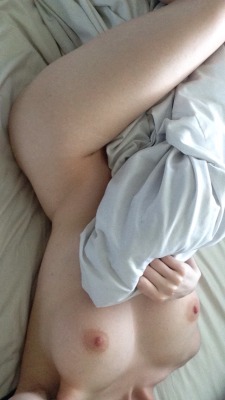 cynegetic:  lild0ll:i want breakfast in bed   See more of lild0ll here  