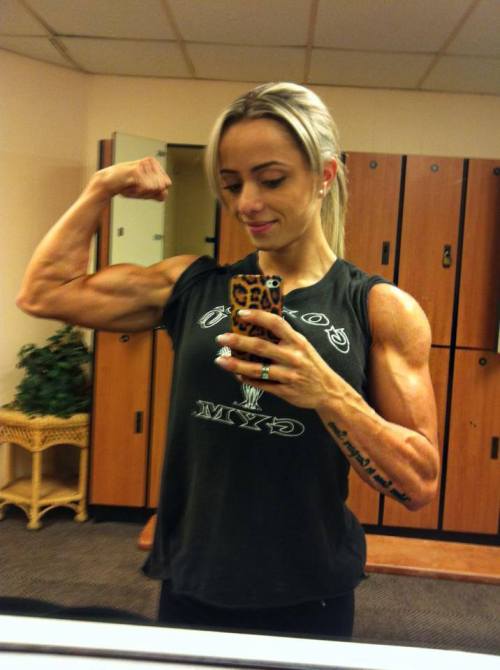 desertxr:  femularity:  Brazilian muscle girls part II. I want one.  All very sexy