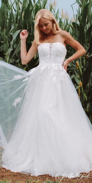 bellethemagazine:World Exclusive : Wedding Dresses By Stella York Spring 2021 Collection