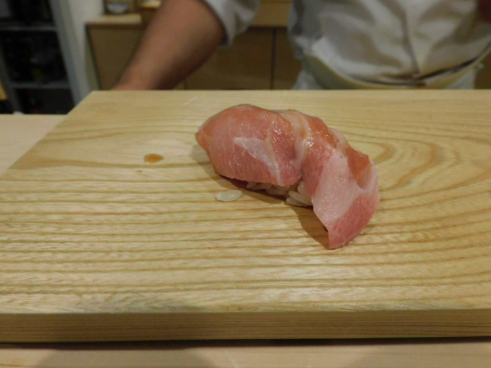 rodolfo9999:Nigiri at the sushibar Sushidokoro Suzume, located at the chitose city.