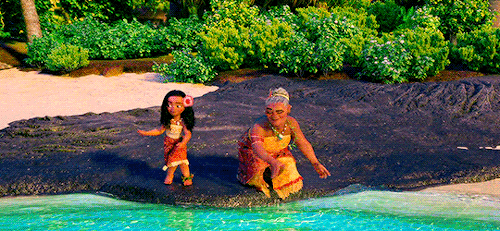 bobbelcher:I like to dance with the water, the undertow and the waves. The water is mischievous, ha! I like how it misbehaves