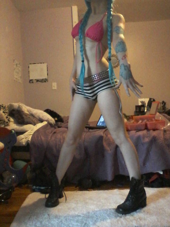 sharkofporn:  Jynx Cosplay