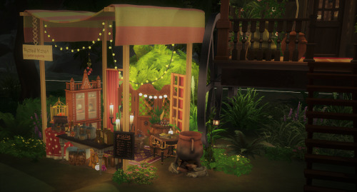 A tiny home on wheels for a traveling potion selling mage~ Just a quick little sims build lol.. 