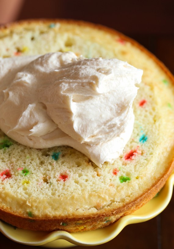 sweetoothgirl:    CEREAL MILK FROSTING  