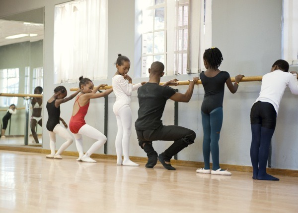 blackpeopledoshittoo:  iluvsouthernafrica:  South Africa: Young ladies train in Ballet