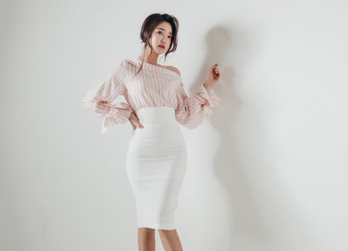 kerryjanesblog: msgerrie:  korean-dreams-girls: Park Jung Yoon - February 18, 2019 Set Such an adora