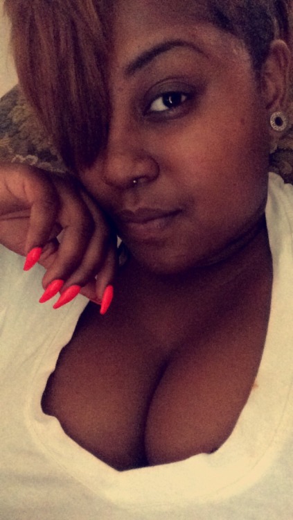 thecaramelbunny2k7:  Maybe I should start back wearing makeup. Naked face.
