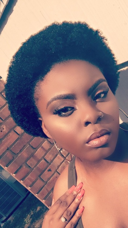 joynavon:  Don’t ever let anyone discourage you from rocking that 4C Instagram YouTube  Snapchat @joynavon 
