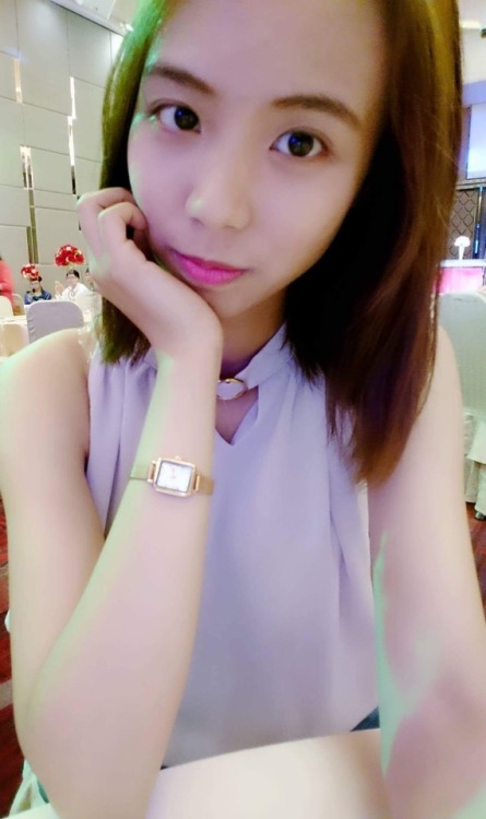 tina0311: 會場的男人讓我好熱喔