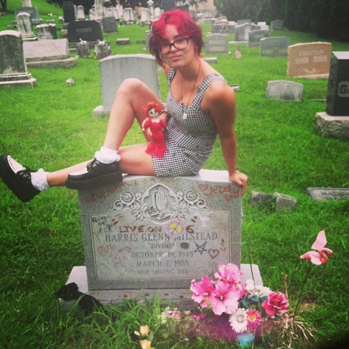 dawnweinerdawg:  Rest in peace to the filthiest person alive. <3 #divine (at Divine’s Grave)  Hell yeah baby girl. 