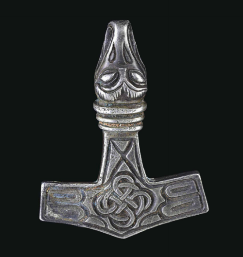 archaicwonder:Viking Thor’s Hammer Pendant, 10th-11th Century