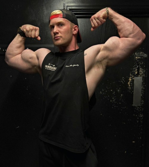 woulduplease - I like big bi's and I cannot lie!