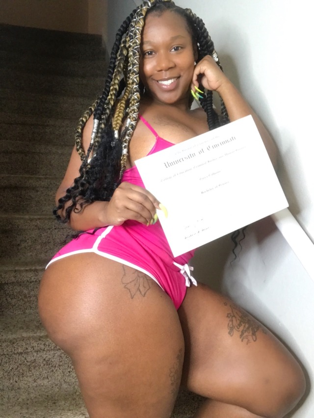 bigbootykarita:My BACHELOR DEGREE FINALLY CAME IN THE MAIL!!!!!!!!!🙌🏽I’m official now💖👸🏽👩🏾‍🎓