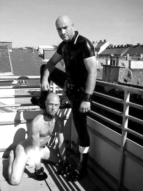 sir-r-lucky2:  Good slavepuppy 