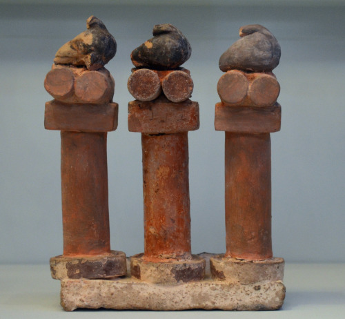 greek-museums:Archaeological Museum of Heraklion:A colonaded portico with birds perched on the end o