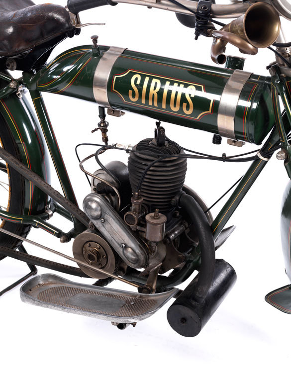 design-is-fine:  Motorcycle Knirps Sirius, 1930. Engine: 267 cm³, 74 kg. Triumphwerke,