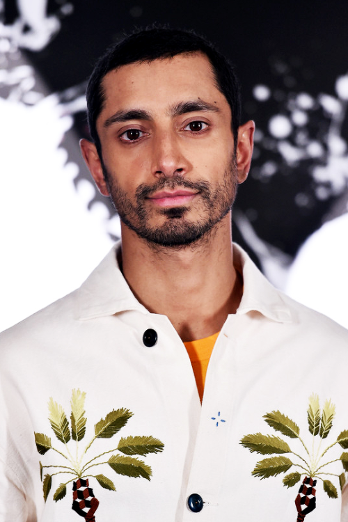 carpetdiem:RIZ AHMED‘Venom’ Photocall, Los Angeles (September 27, 2018).