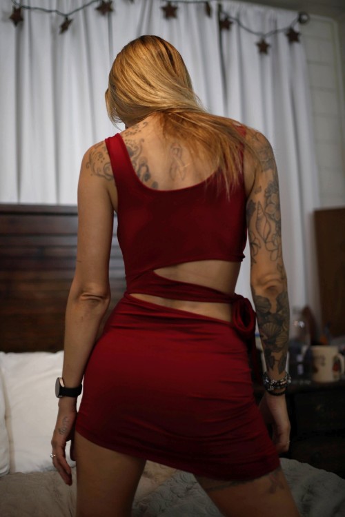 My Florida wife Lydia Luxy modeling in a tight red dress.