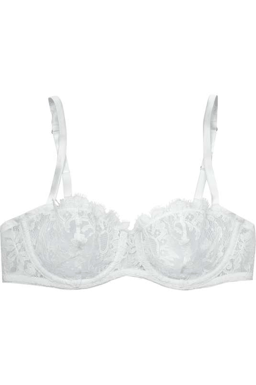 lingeriesexytime:  La Robe Blanche Chantilly lace and tulle underwired bra