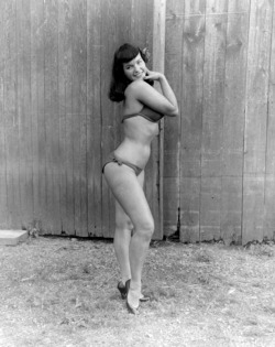 thequeenofpinup:  Today would have been Bettie’s