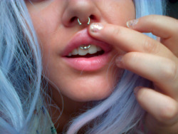 clung:  i want my septum pierced so bad 