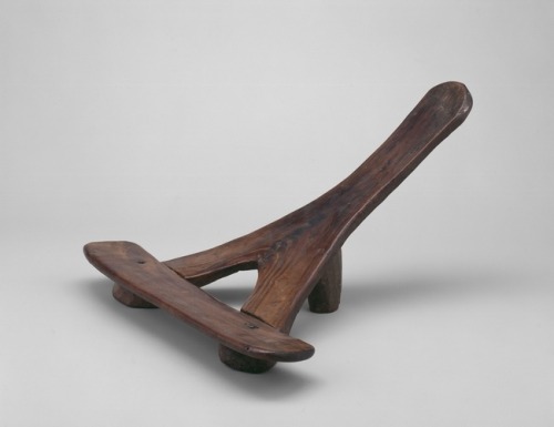 Tripod Chair, Tiv, 1901, Art Institute of Chicago: Arts of AfricaBased on the natural branching of a