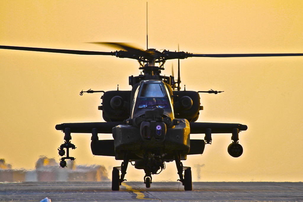 theworldairforce:  A U.S. Army AH-64 Apache attack helicopter prepares to depart