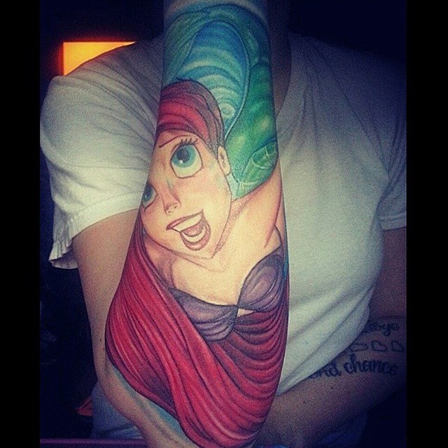 just your average urban mermaid • I wanted to share this amazing #Ariel  tattoo that...