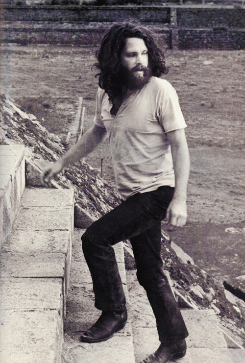 babeimgonnaleaveu:  Jim Morrison at the Pyramid of the Moon in Mexico, 1969. 