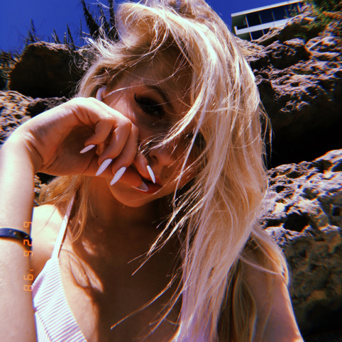 jordynonline:  Jordyn Jones’ beach day photo-set 👙 @frankiesbikinies @instagram  