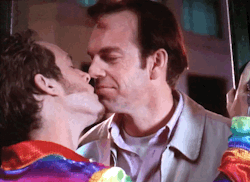 tumblr_pf8c7hEhKi1ryx7fjo7_250.gifv