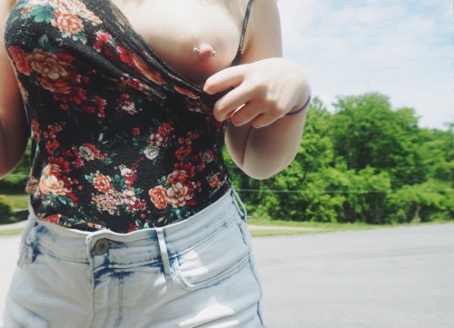 intoxicatingtouches:  And the livin’ is easy