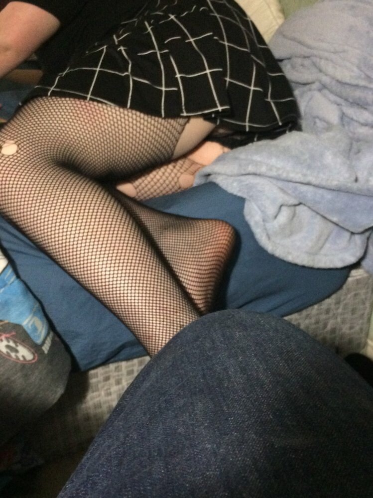 blondenaughtystepsister:  An old friend Sam  Found those pics on her phone and  Those