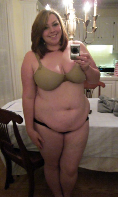 datsnotone:  fat18julie: ErikaPics: 22Looking adult photos