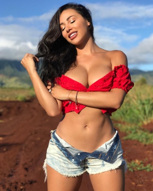 welcometoobloggg:Ana Cheri