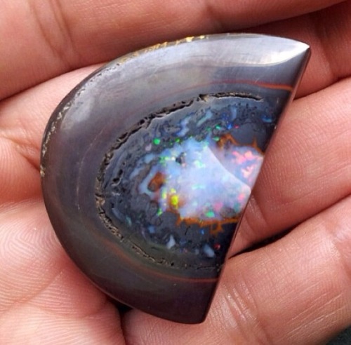 beautiful-minerals: opal