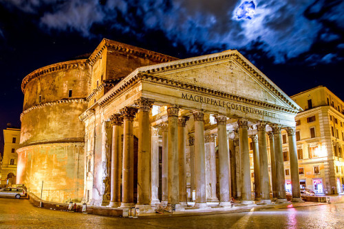 romebyzantium:View of Pantheon at night in Rome, Italy. All about Pantheon: colosseumrometic